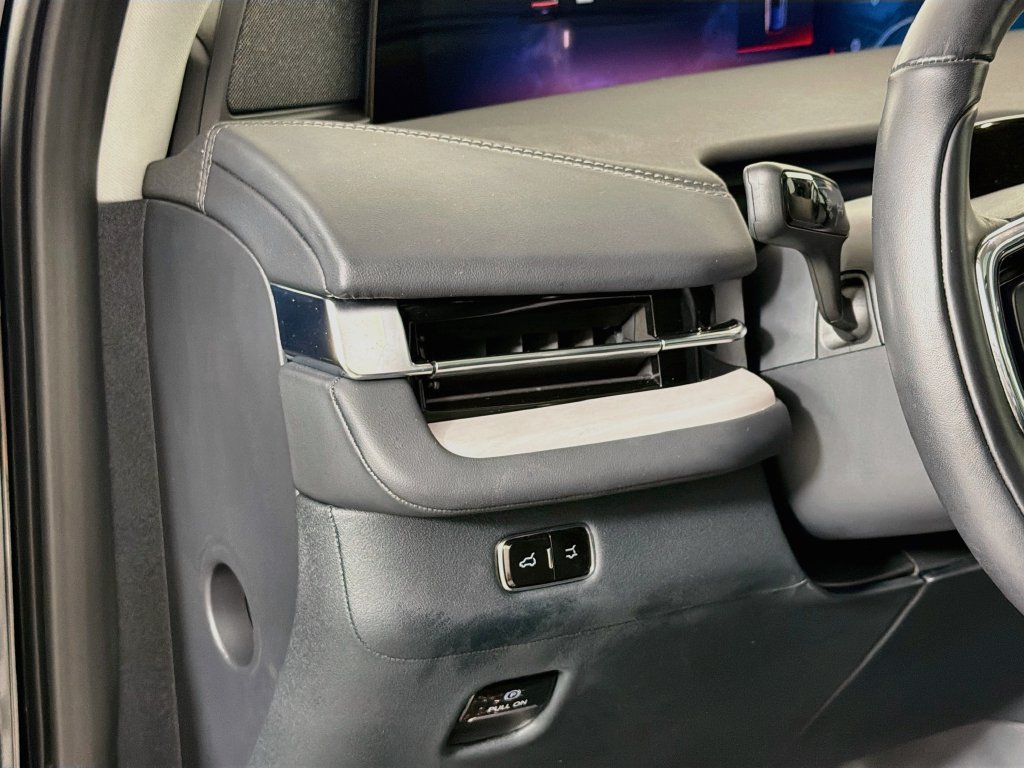Used 2025 Lincoln Navigator L Reserve AWD/4WD image 10