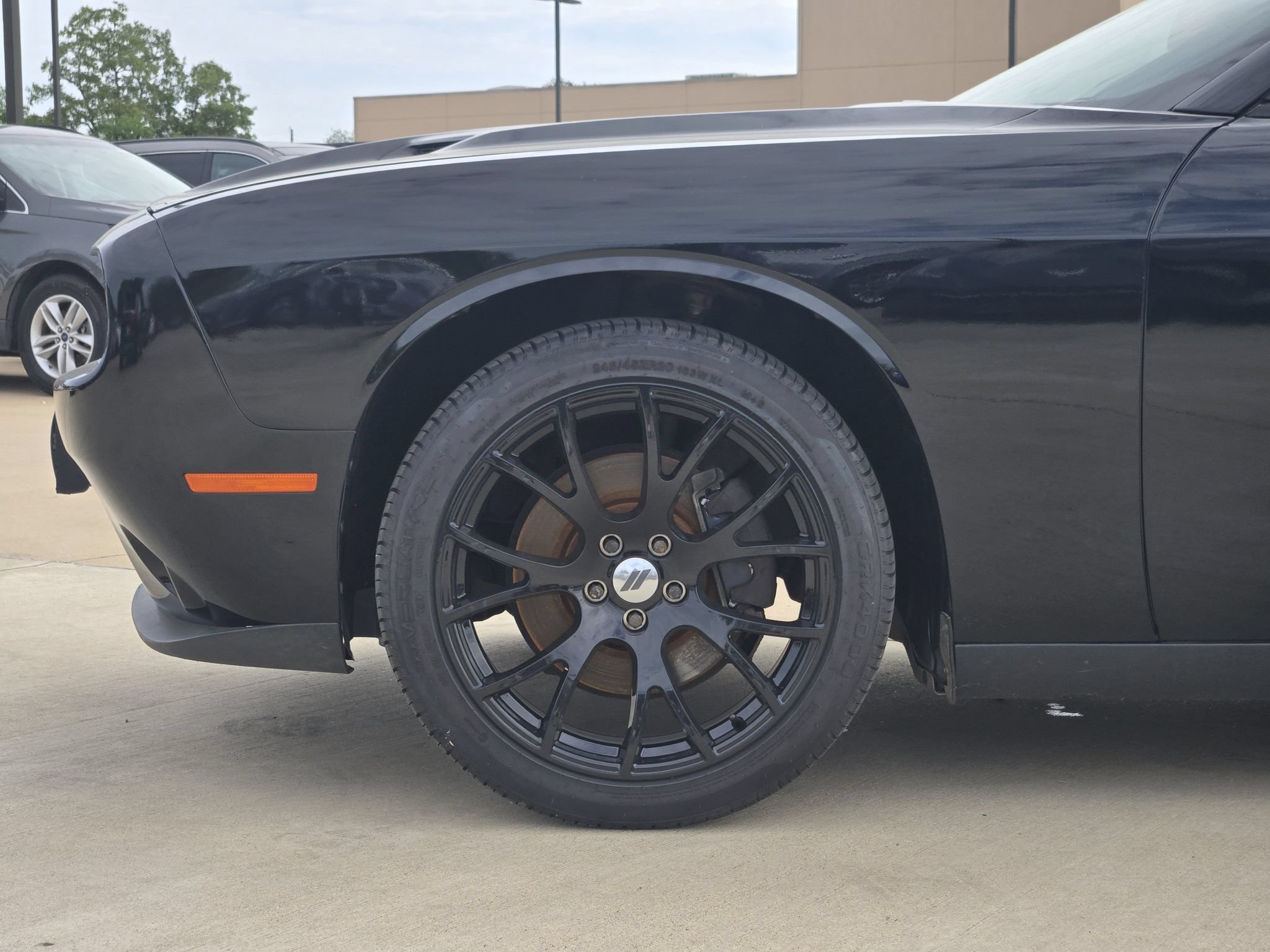Used 2018 Dodge Challenger SXT RWD image 9