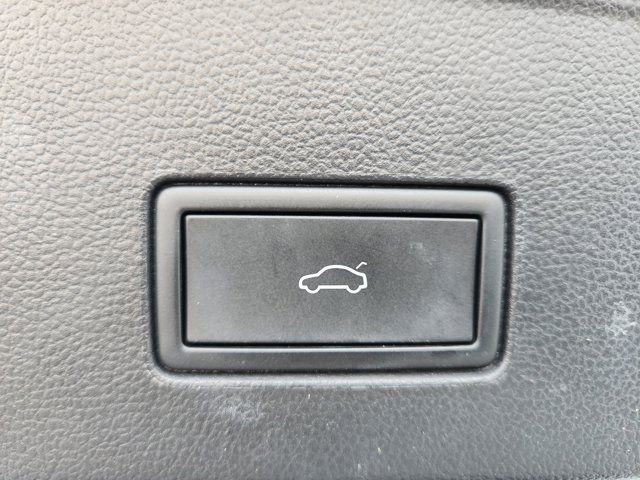 Used 2024 Volkswagen Atlas Cross Sport SE image 34