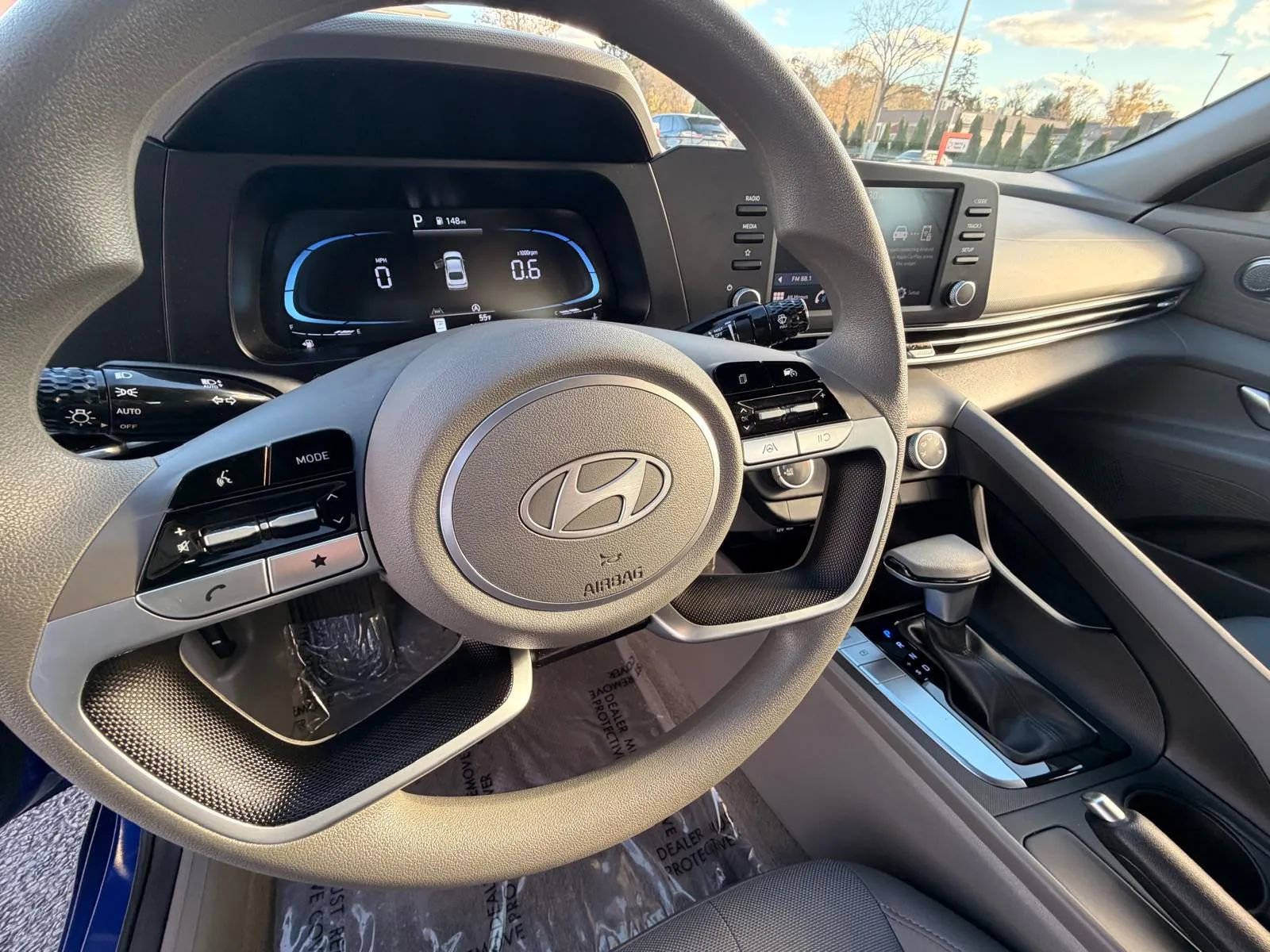 Used 2024 Hyundai Elantra SE image 10