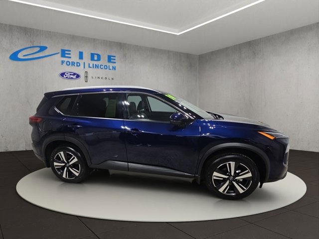 Used 2024 Nissan Rogue SL w/ SL Premium Package image 5