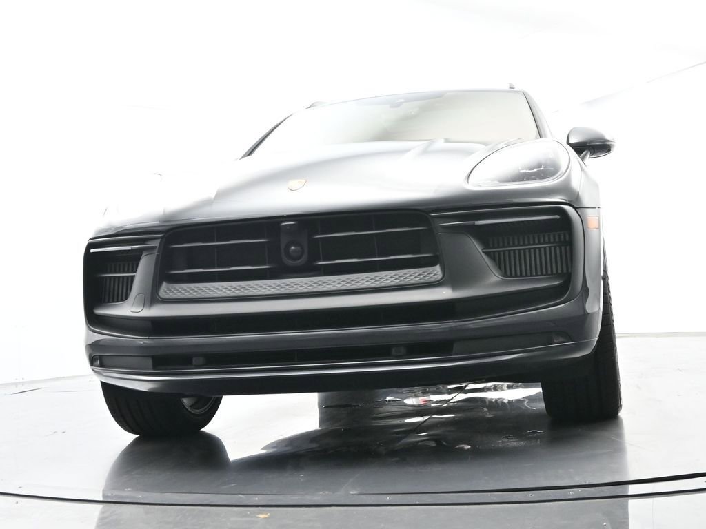 Certified 2025 Porsche Macan GTS image 60