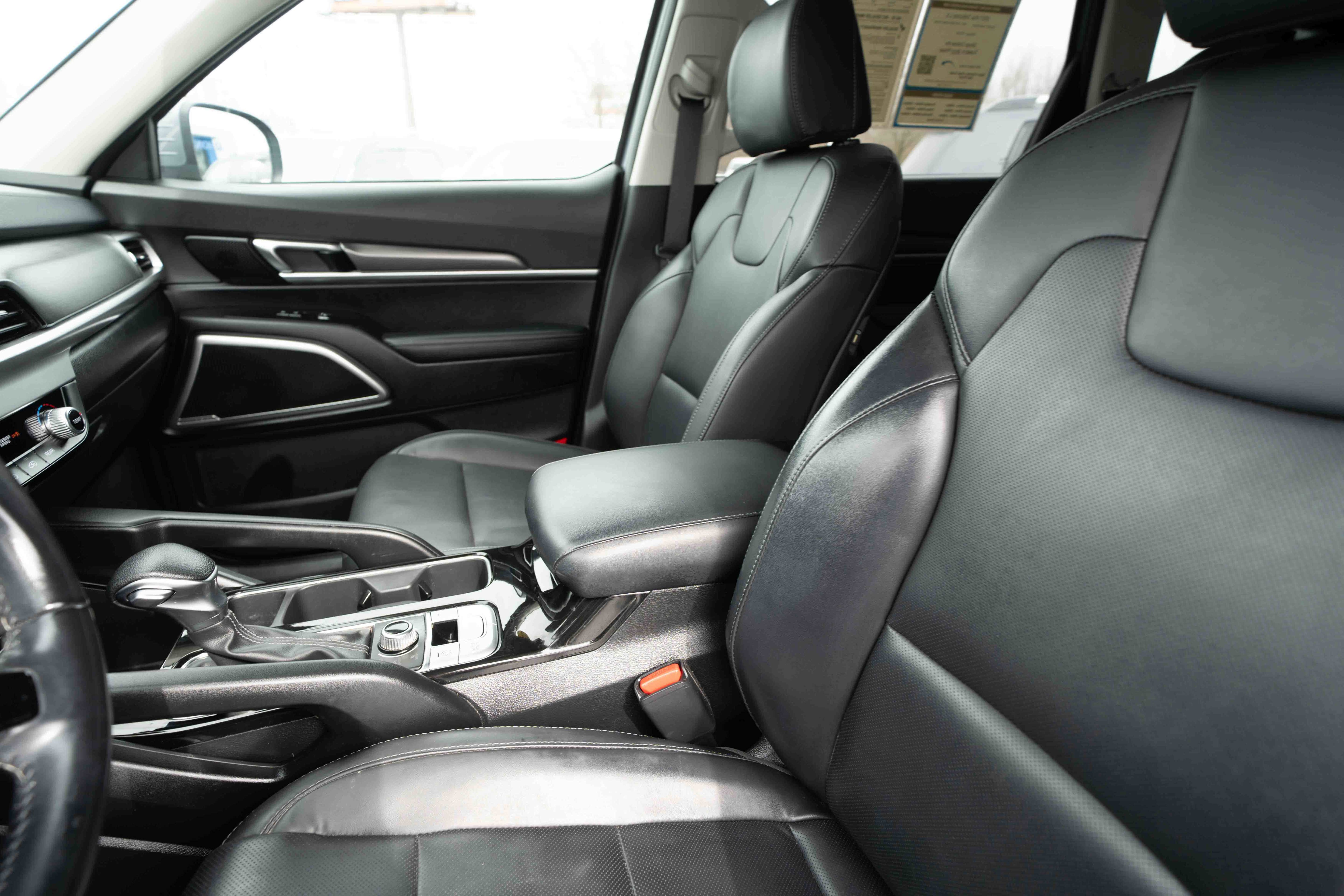 Used 2021 Kia Telluride LX image 10