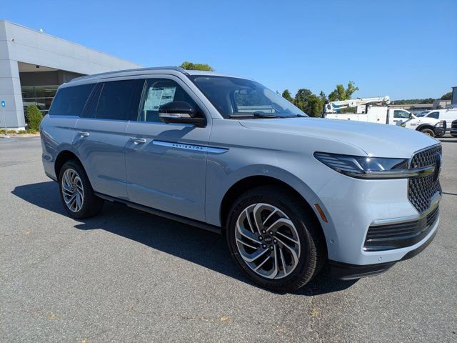 New 2025 Lincoln Navigator Reserve image 2