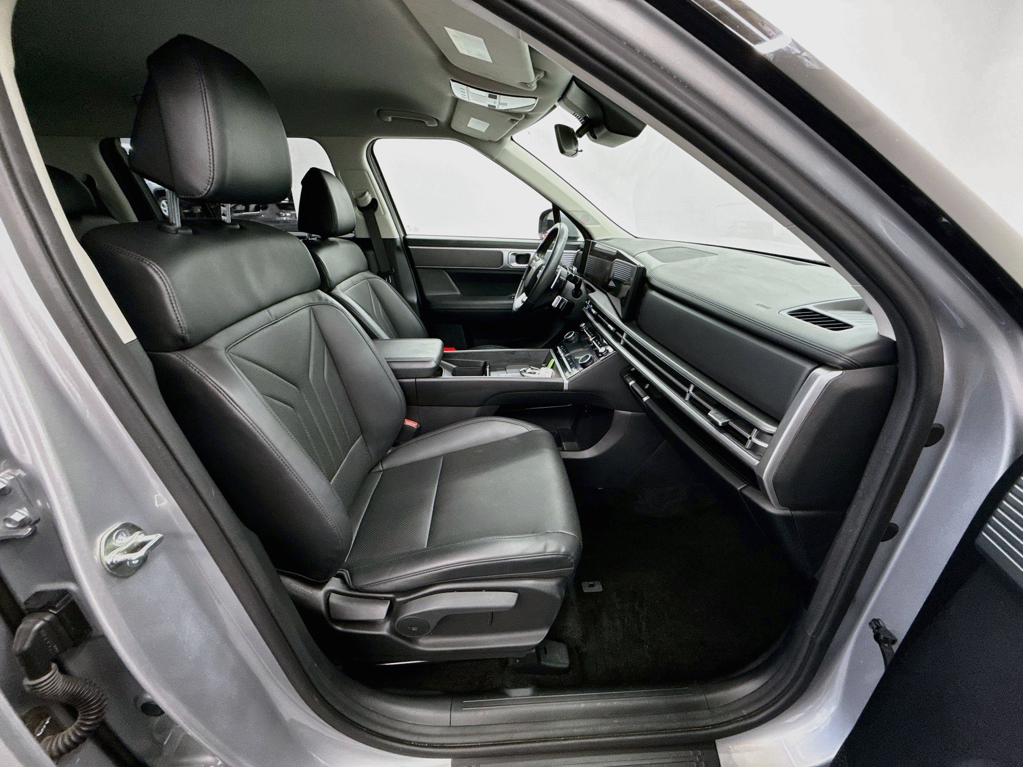 Used 2025 Hyundai Santa Fe SEL FWD image 31