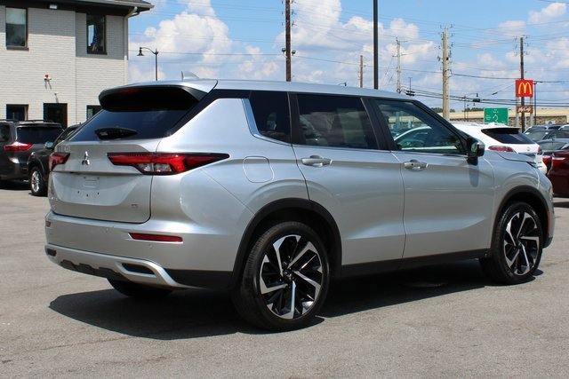 Used 2022 Mitsubishi Outlander SE image 49