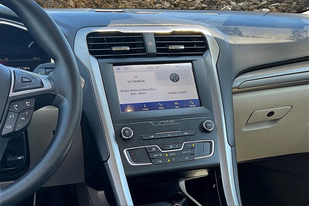 Used 2020 Ford Fusion SE w/ Fleet SE Value Package image 6