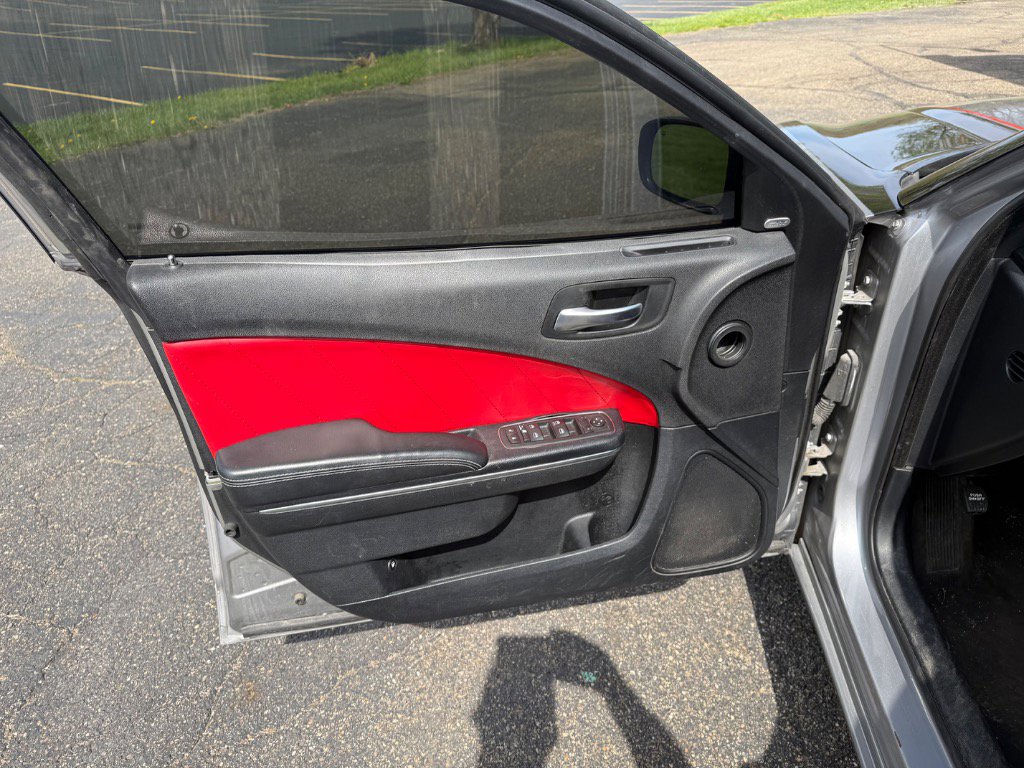 Used 2016 Dodge Charger SXT image 11