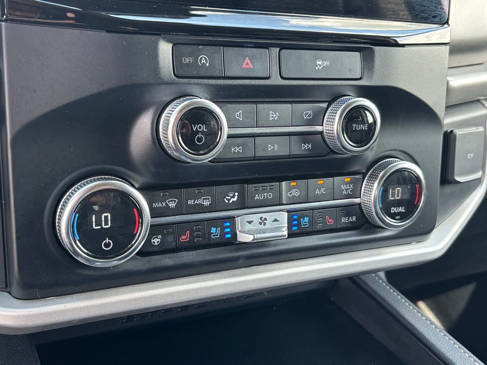 Used 2023 Ford Expedition XLT image 7