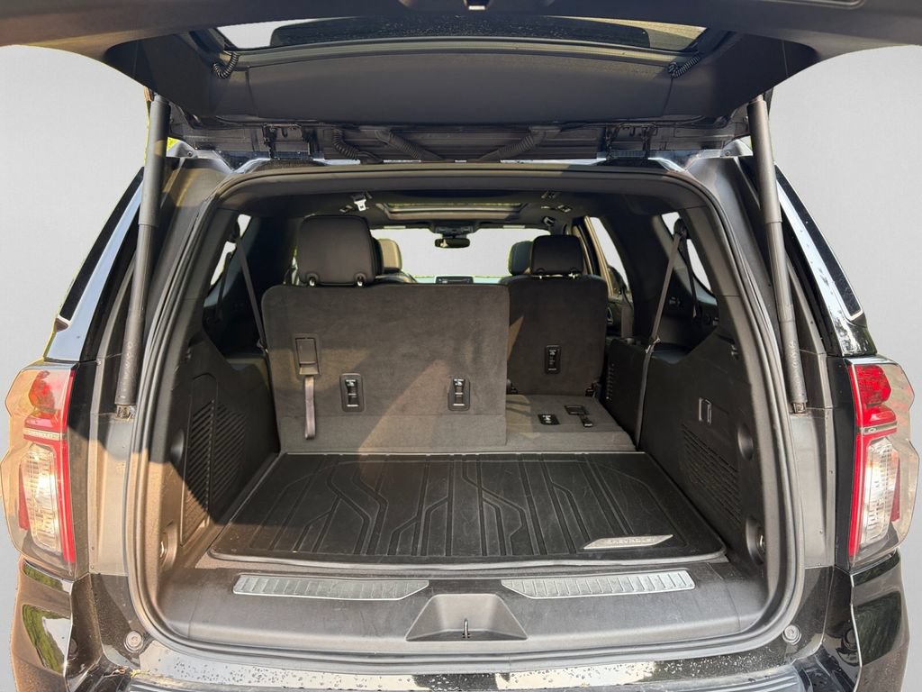 Used 2024 Chevrolet Suburban Z71 AWD/4WD image 32