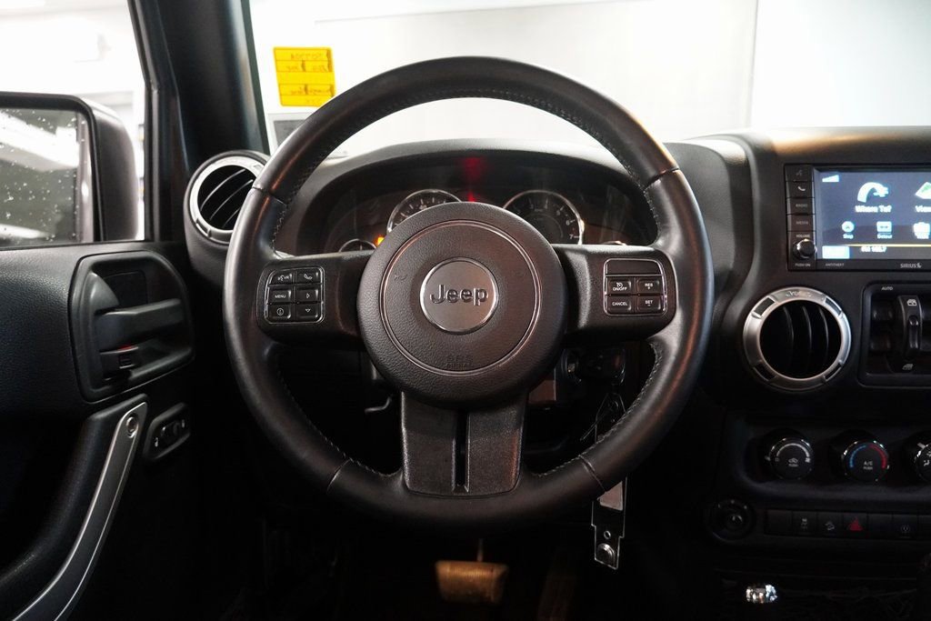 Used 2016 Jeep Wrangler Unlimited Sahara w/ Connectivity Group image 16