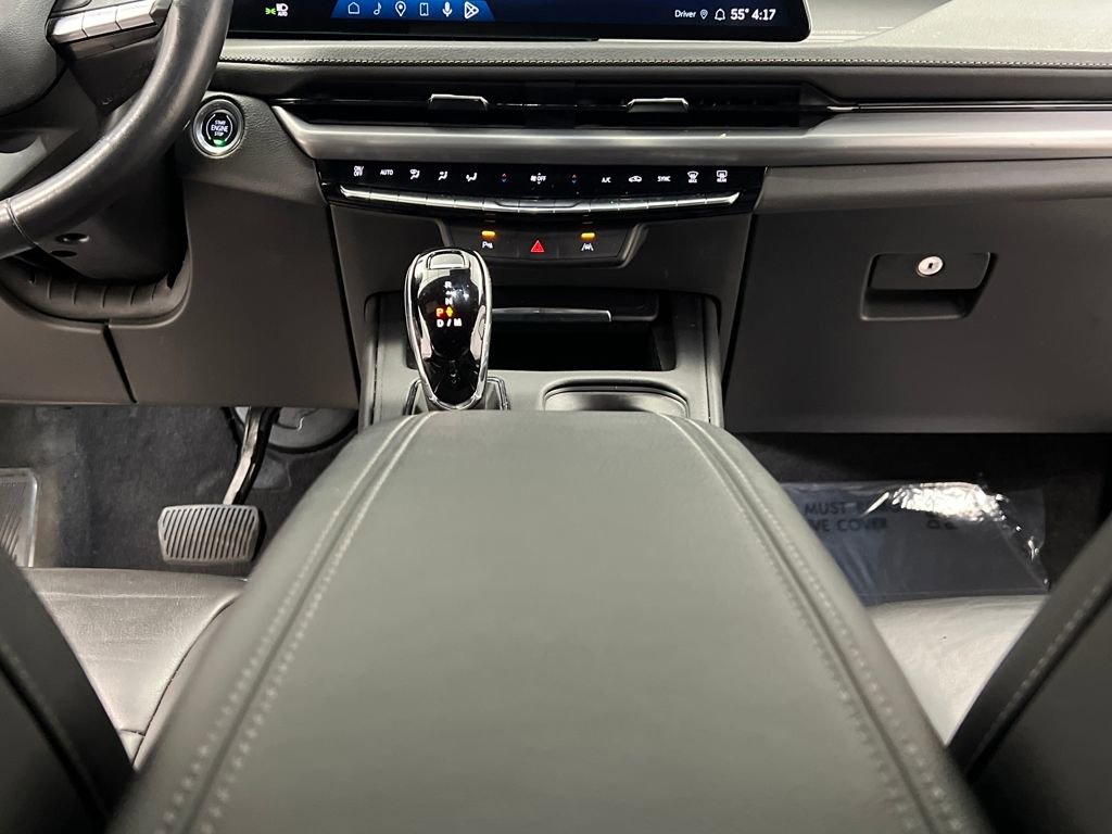 Used 2024 Cadillac XT4 Premium Luxury image 37