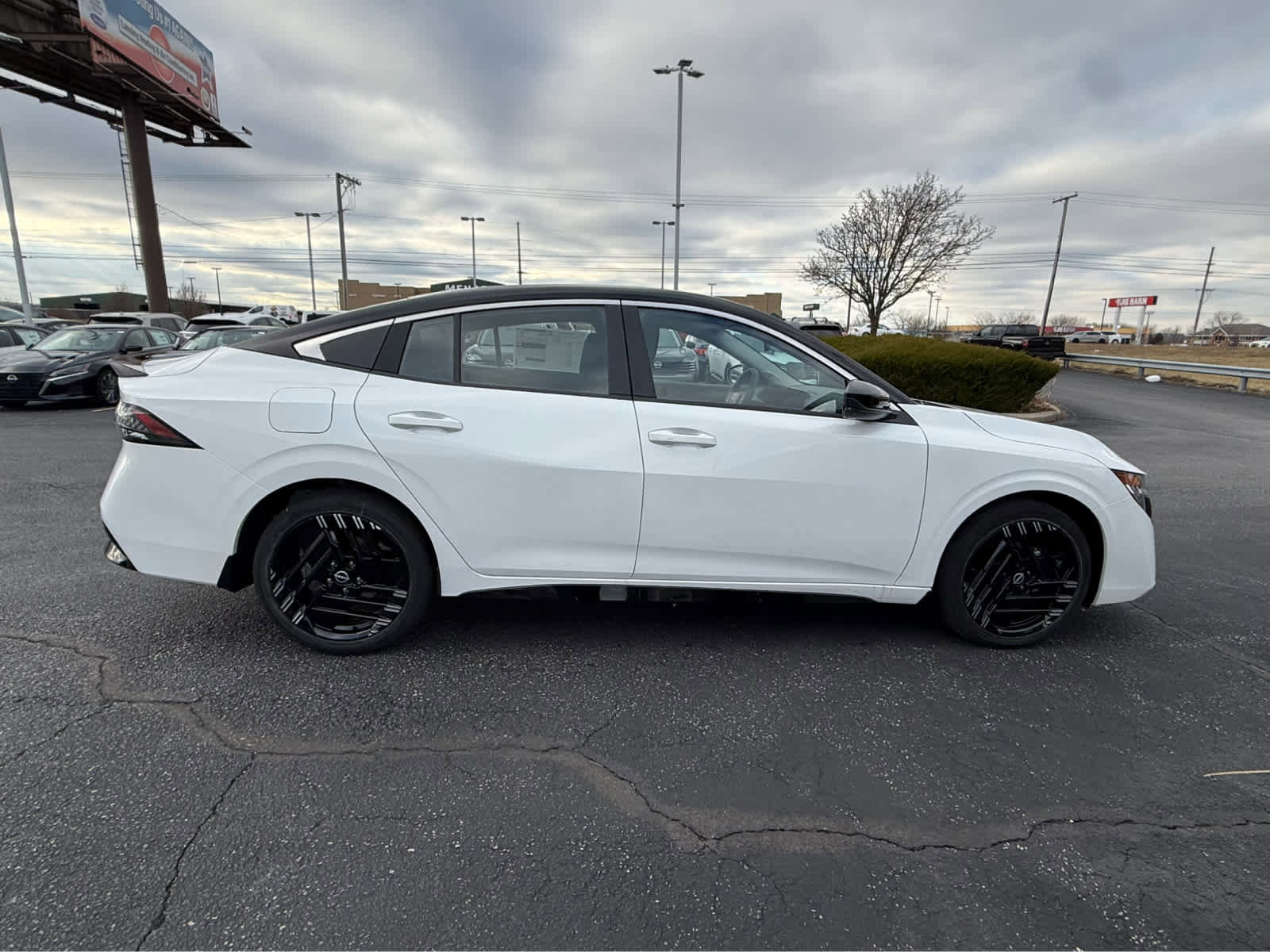 New 2026 Nissan Sentra SR w/ Floor Mat Package FWD image 9