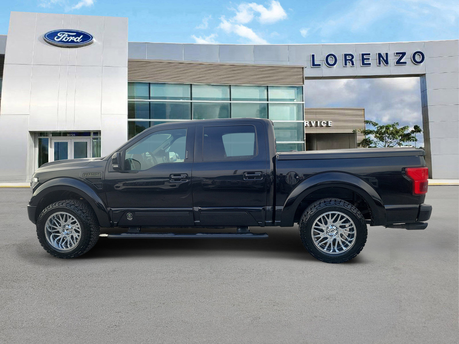 Used 2018 Ford F150 Lariat w/ Equipment Group 502A Luxury AWD/4WD image 8