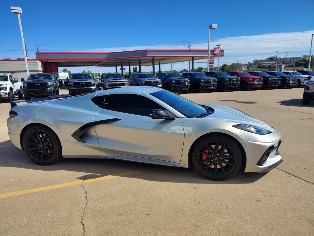 Used 2023 Chevrolet Corvette Stingray Preferred Cpe w/ Z51 Performance Package RWD image 5