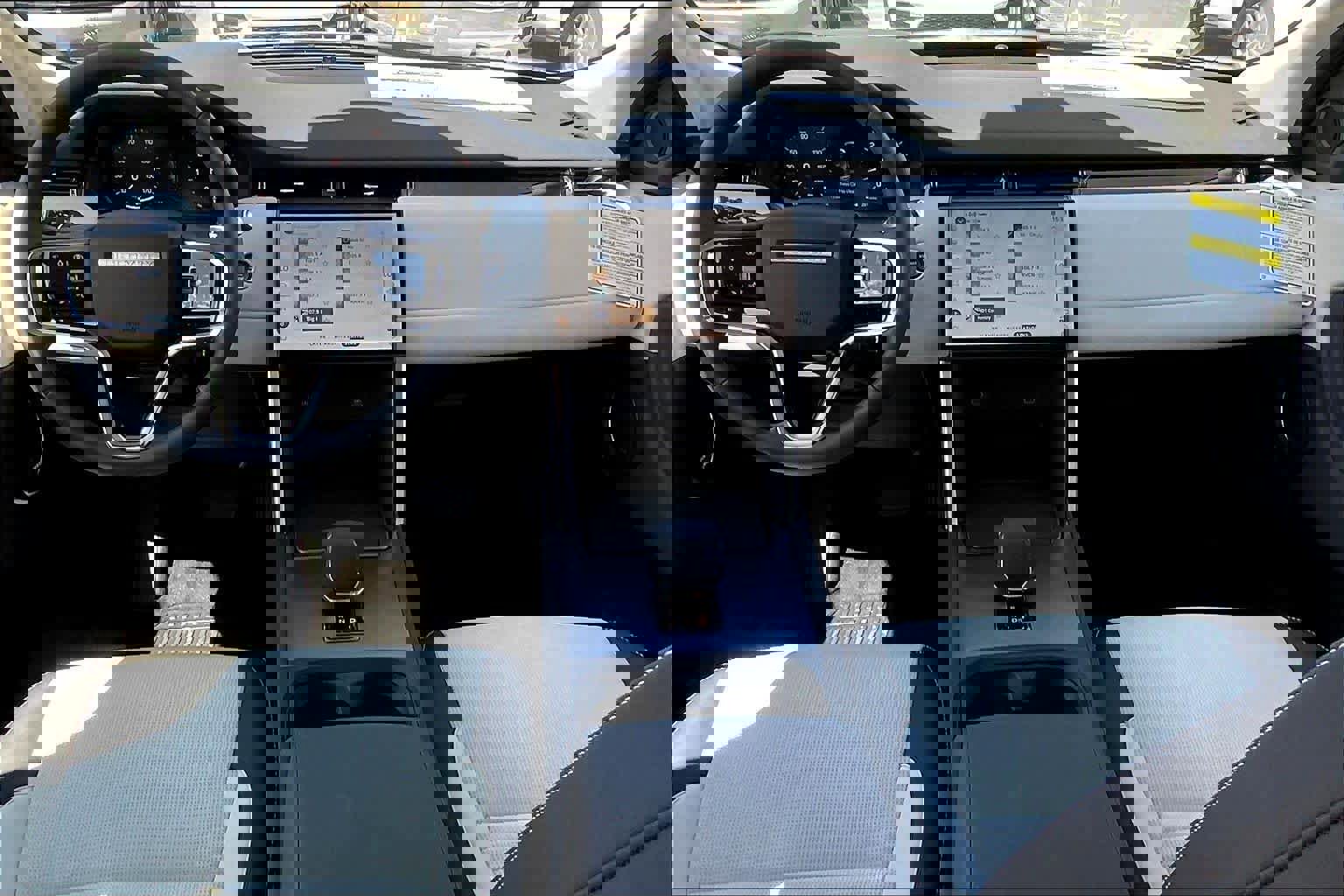 New 2025 Land Rover Discovery Sport S image 5