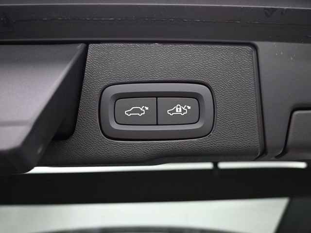 New 2026 Volvo XC60 B5 Plus w/ Protection Package Premier image 33