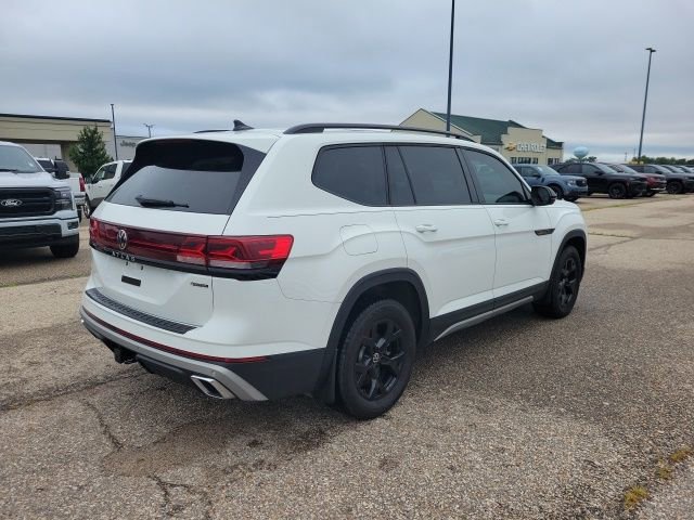 Used 2024 Volkswagen Atlas Peak Edition SE image 22