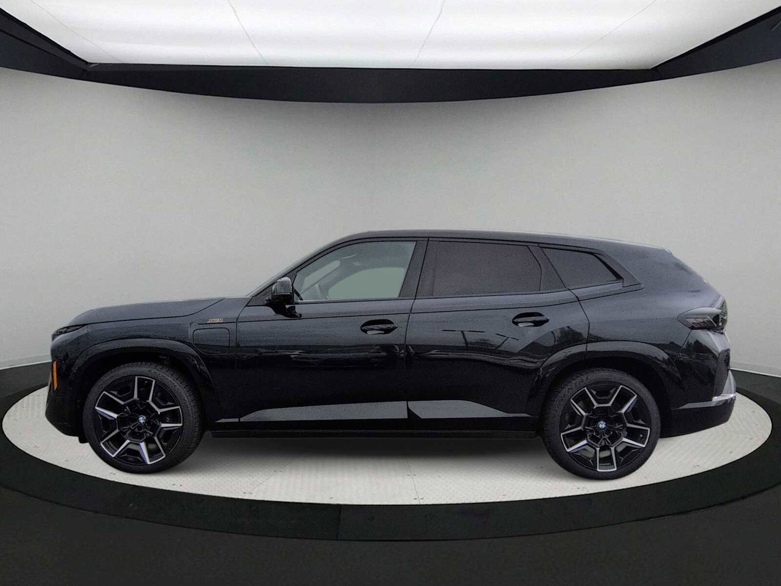 Used 2023 BMW XM image 5