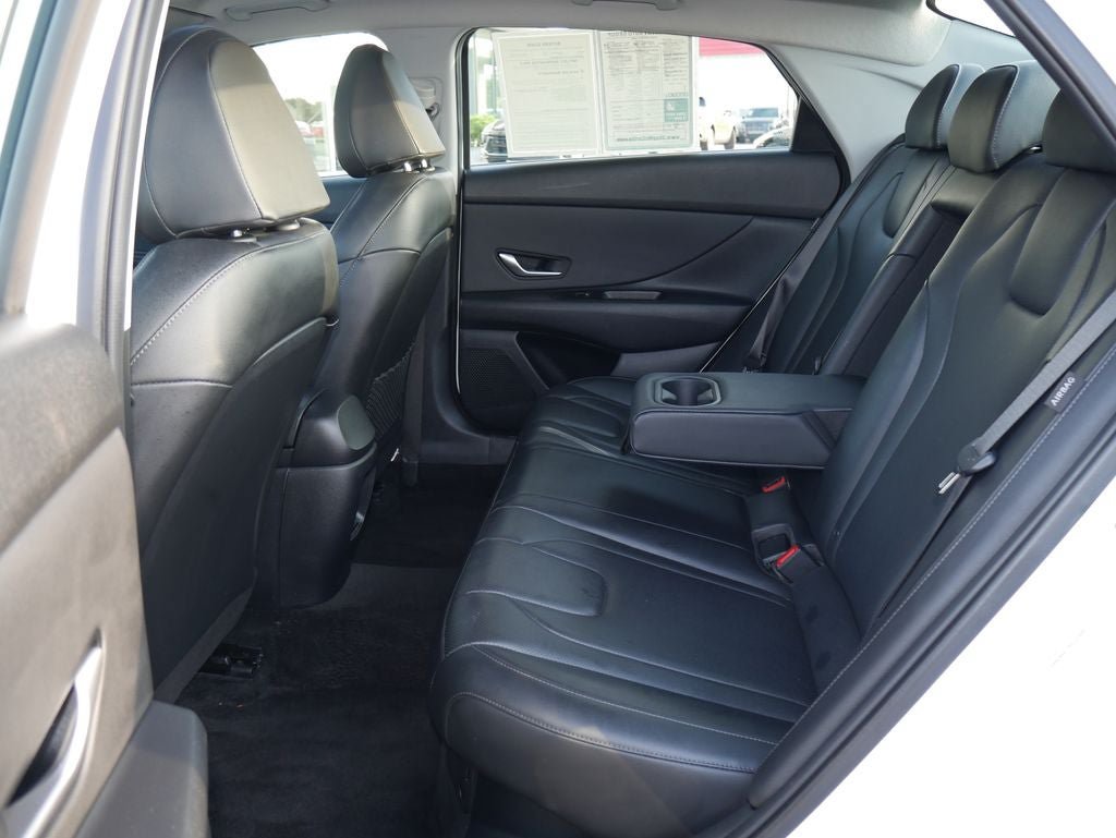 Used 2025 Hyundai Elantra Limited FWD image 25