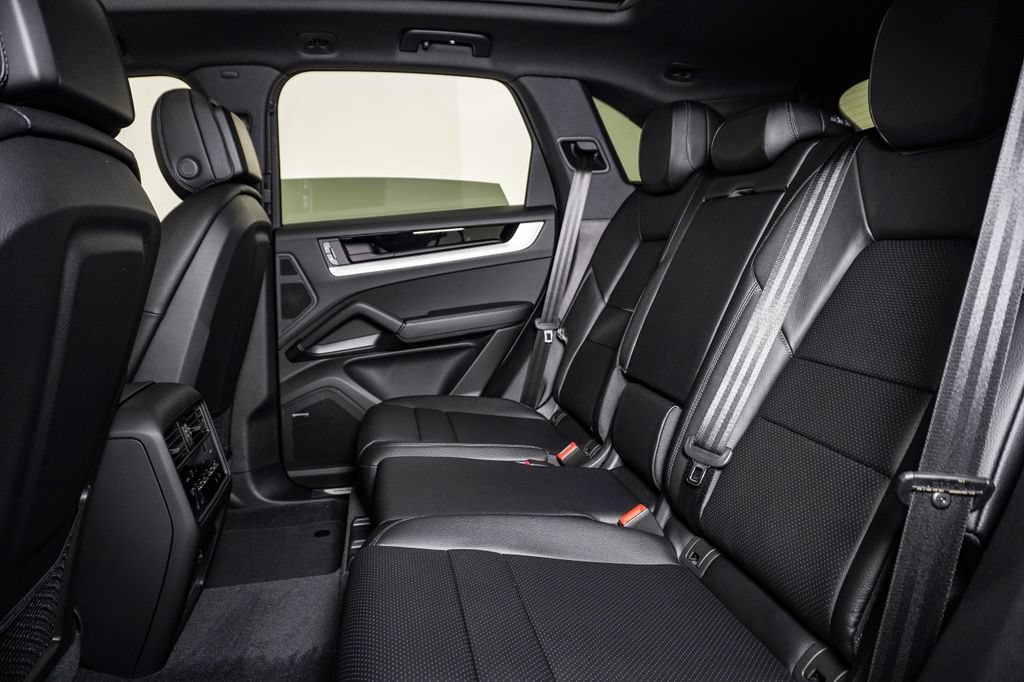 New 2026 Porsche Cayenne S AWD/4WD image 17