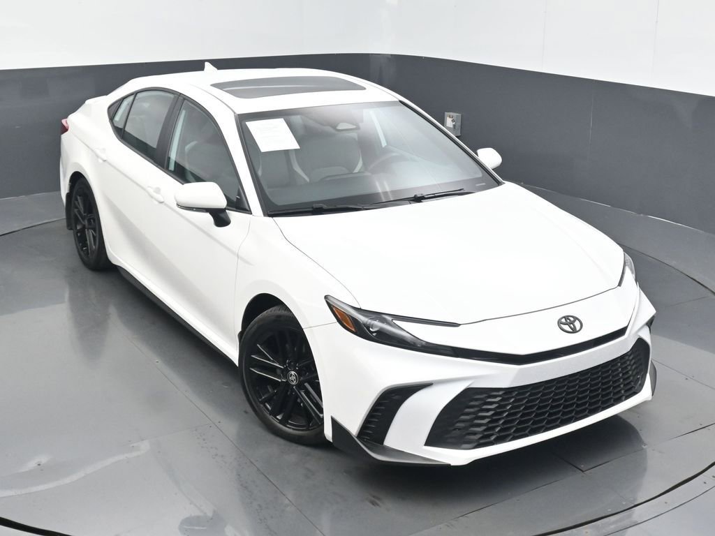Used 2025 Toyota Camry SE w/ Convenience Package image 37