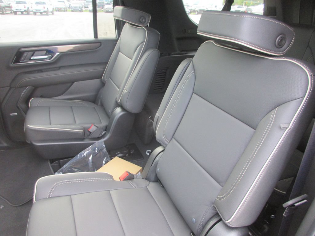 New 2026 GMC Yukon XL Elevation w/ Elevation Premium Package AWD/4WD image 12