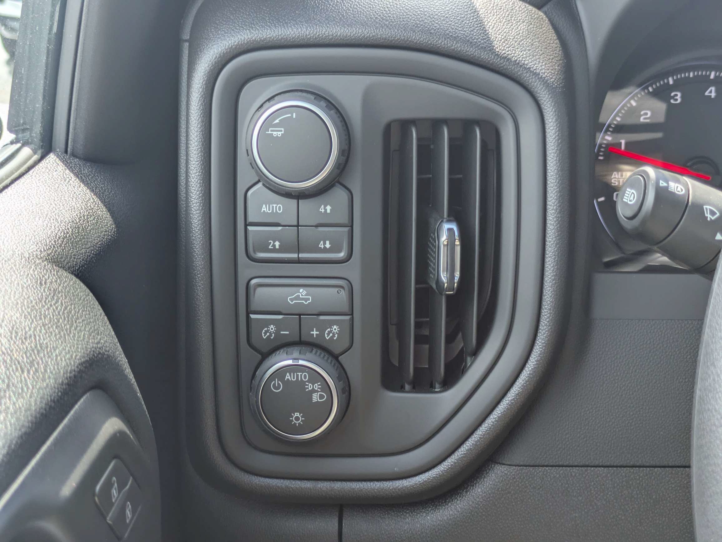 New 2026 Chevrolet Silverado 1500 Custom Trail Boss AWD/4WD image 14