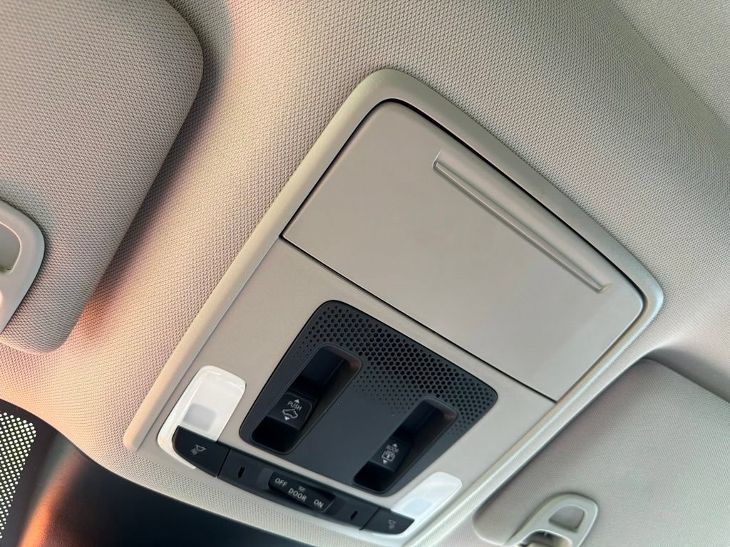 Used 2025 Honda Pilot Elite image 30