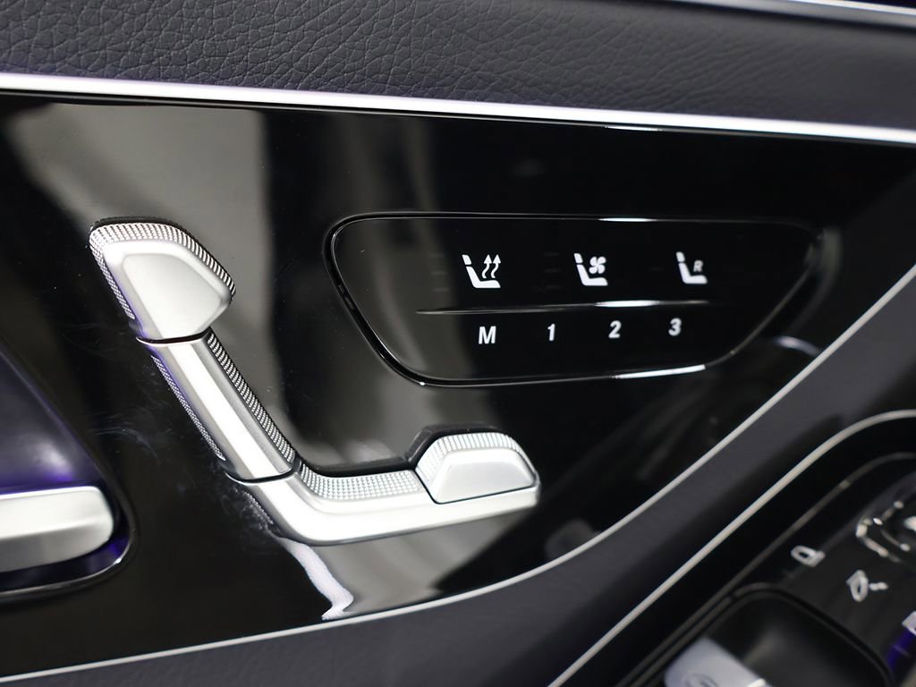 Used 2022 Mercedes-Benz S 500 4MATIC w/ AMG Line Package image 38