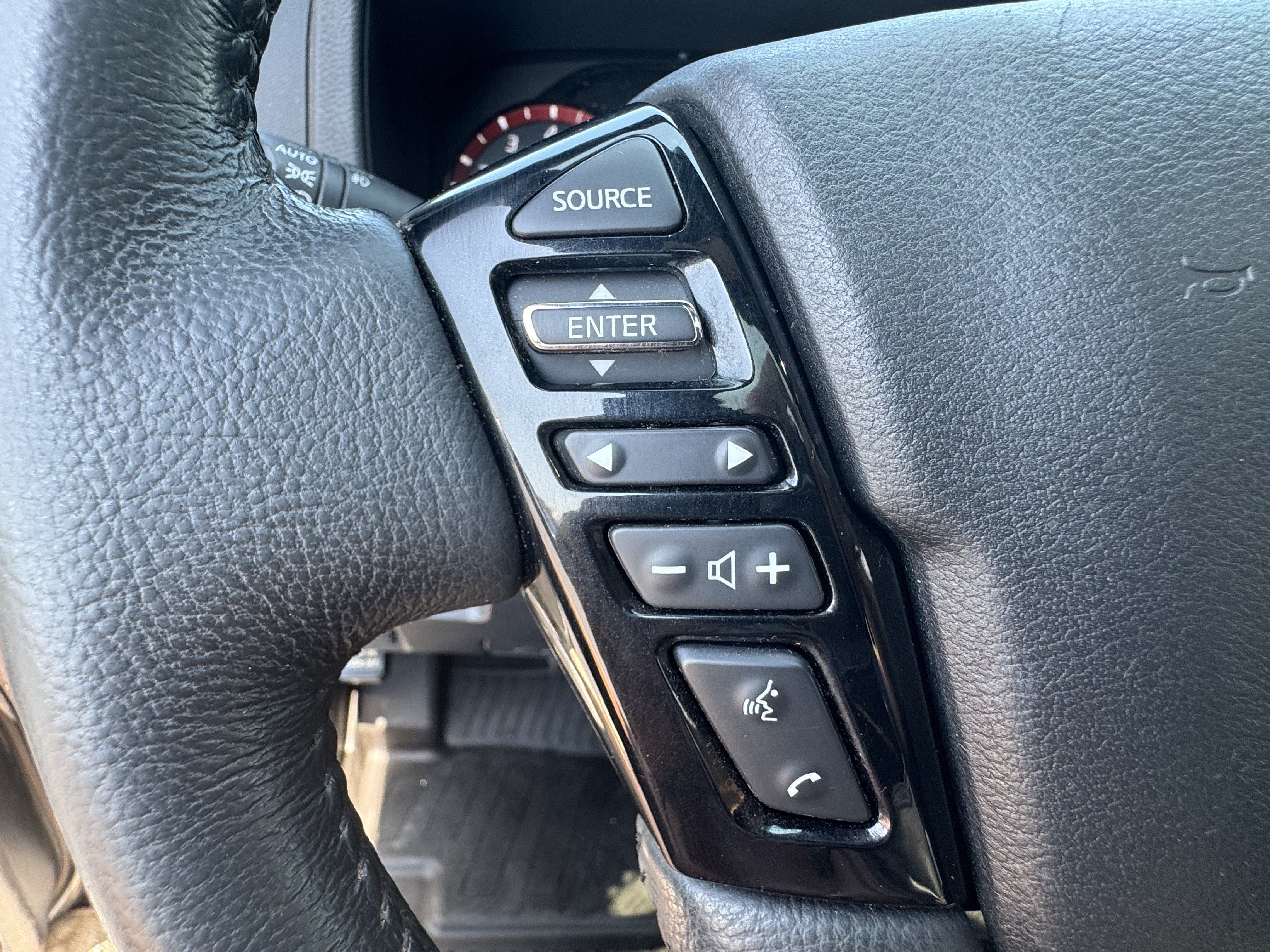 Used 2022 Nissan Frontier PRO-4X w/ Pro-4X Premium Package AWD/4WD image 33