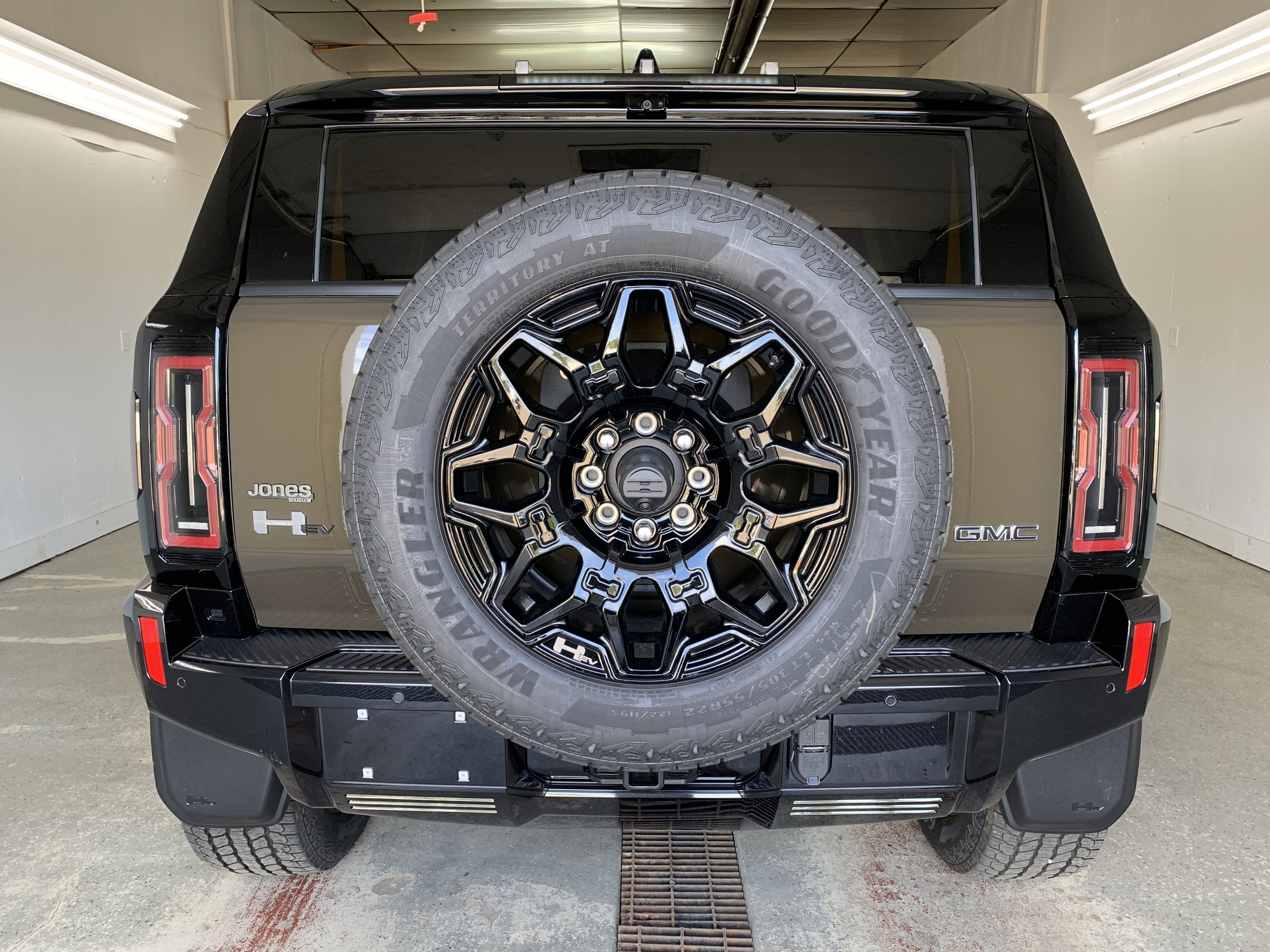 New 2025 GMC Hummer EV 2X image 5