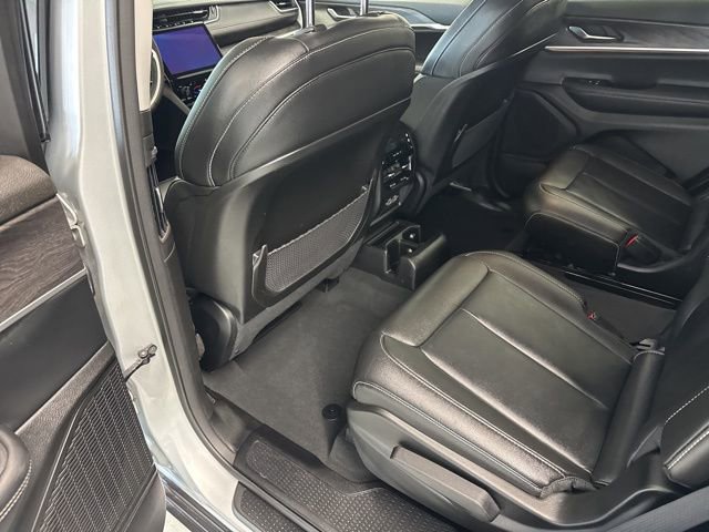 Used 2023 Jeep Grand Cherokee L Limited w/ Trailer Tow Group (B) AWD/4WD image 21