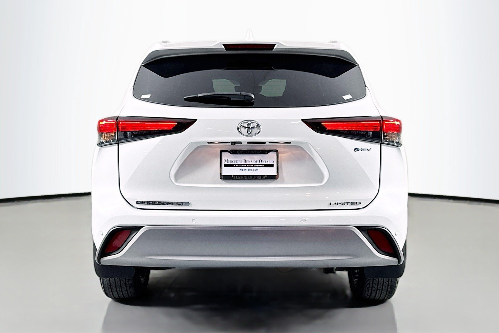 Used 2025 Toyota Highlander Limited AWD/4WD image 4