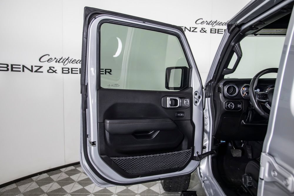 Used 2023 Jeep Wrangler Unlimited Rubicon 392 w/ Xtreme Recon 35" Tire Package AWD/4WD image 17