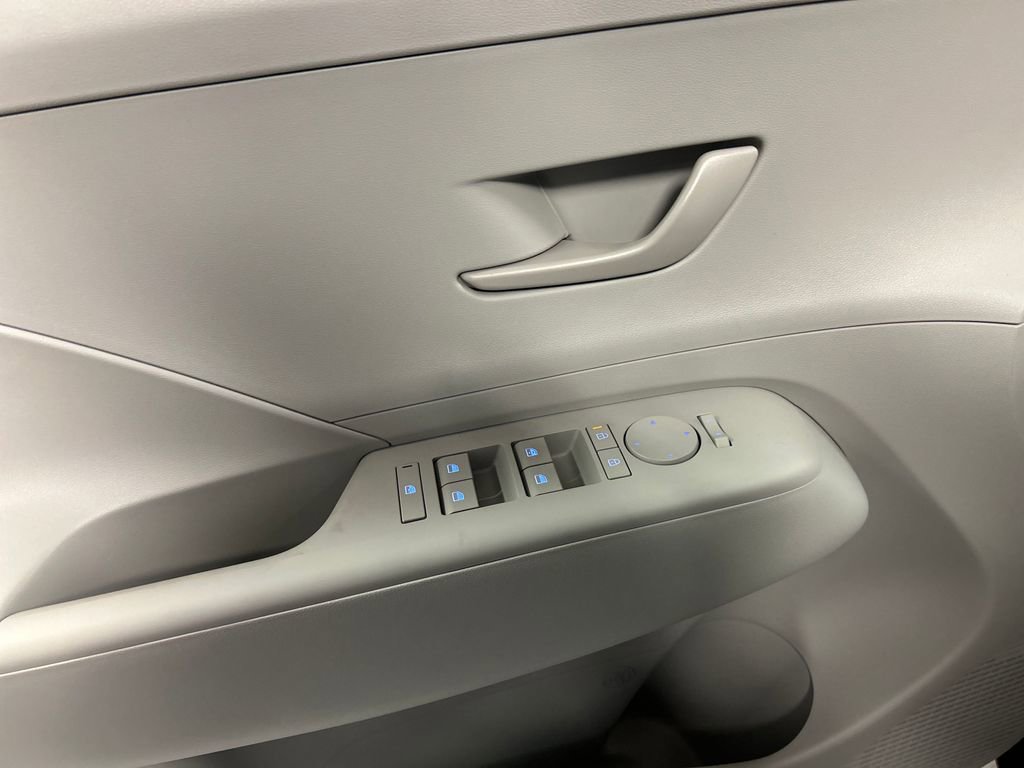 New 2026 Hyundai Kona SE image 12