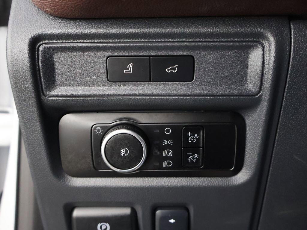 Used 2024 Ford Expedition Limited image 3