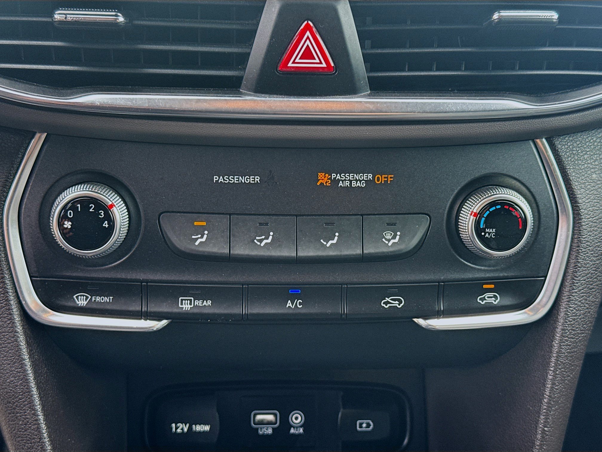 Used 2019 Hyundai Santa Fe SE FWD image 12