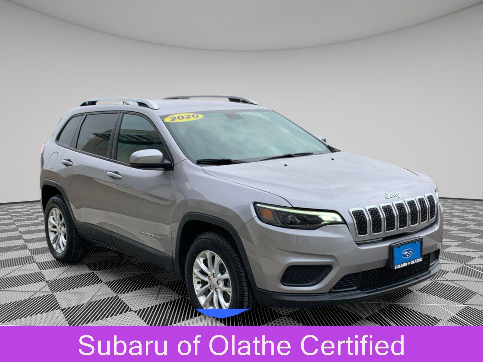 Used 2020 Jeep Cherokee Latitude w/ Cold Weather Group image 1