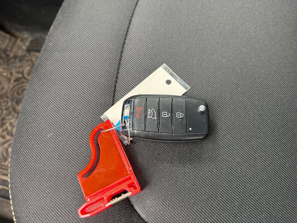 Used 2016 Kia Soul + w/ Designer's Package image 29