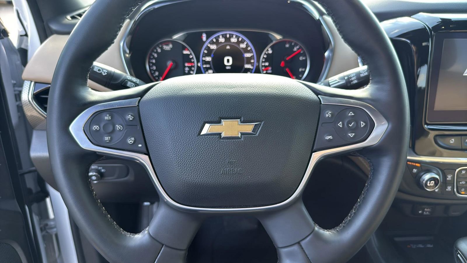 Used 2023 Chevrolet Traverse Premier image 15
