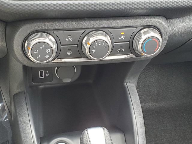 Certified 2025 Nissan Kicks Play S image 28
