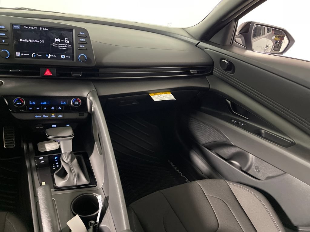 New 2026 Hyundai Elantra Sport FWD image 17