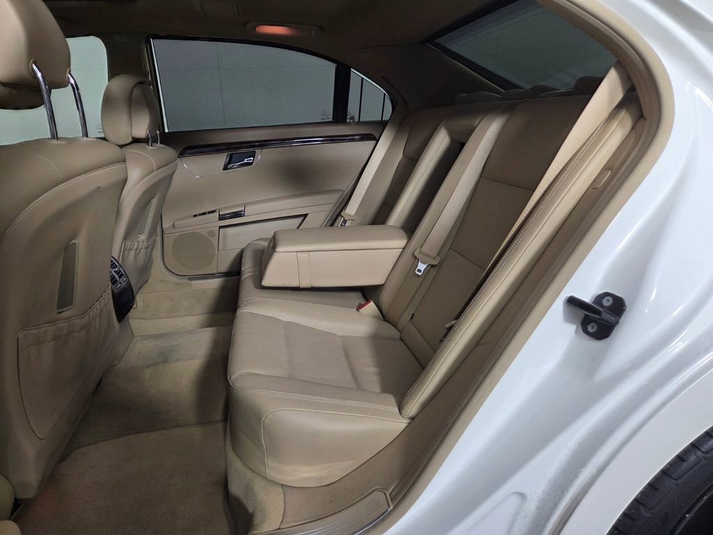 Used 2011 Mercedes-Benz S 550 4MATIC image 26