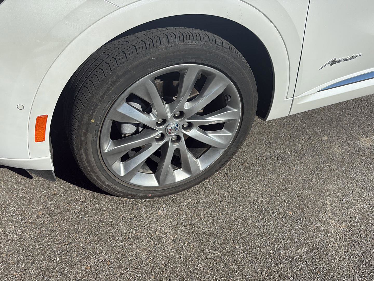 Used 2023 Buick Envision Avenir image 8