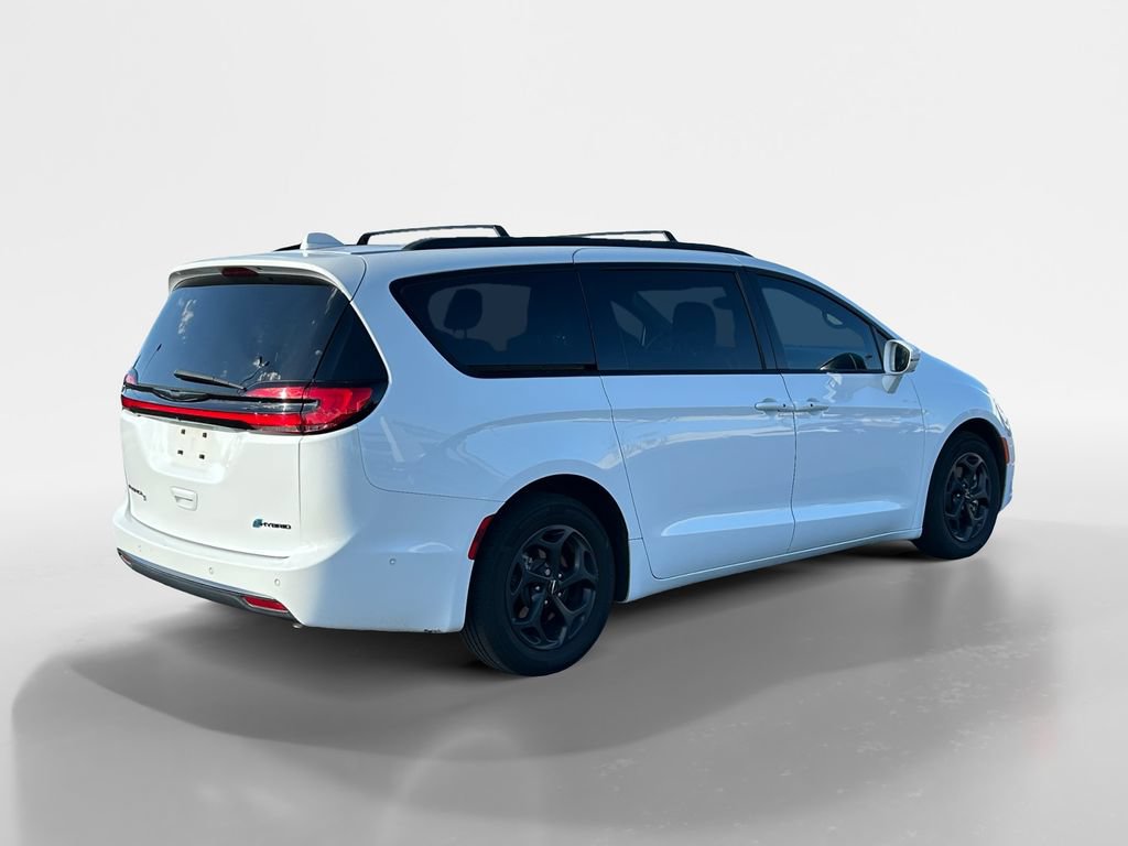 Used 2022 Chrysler Pacifica Touring-L w/ Uconnect Theater Family Group FWD image 6