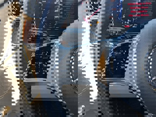 Used 2024 Mercedes-Benz GLC 300 4MATIC image 23