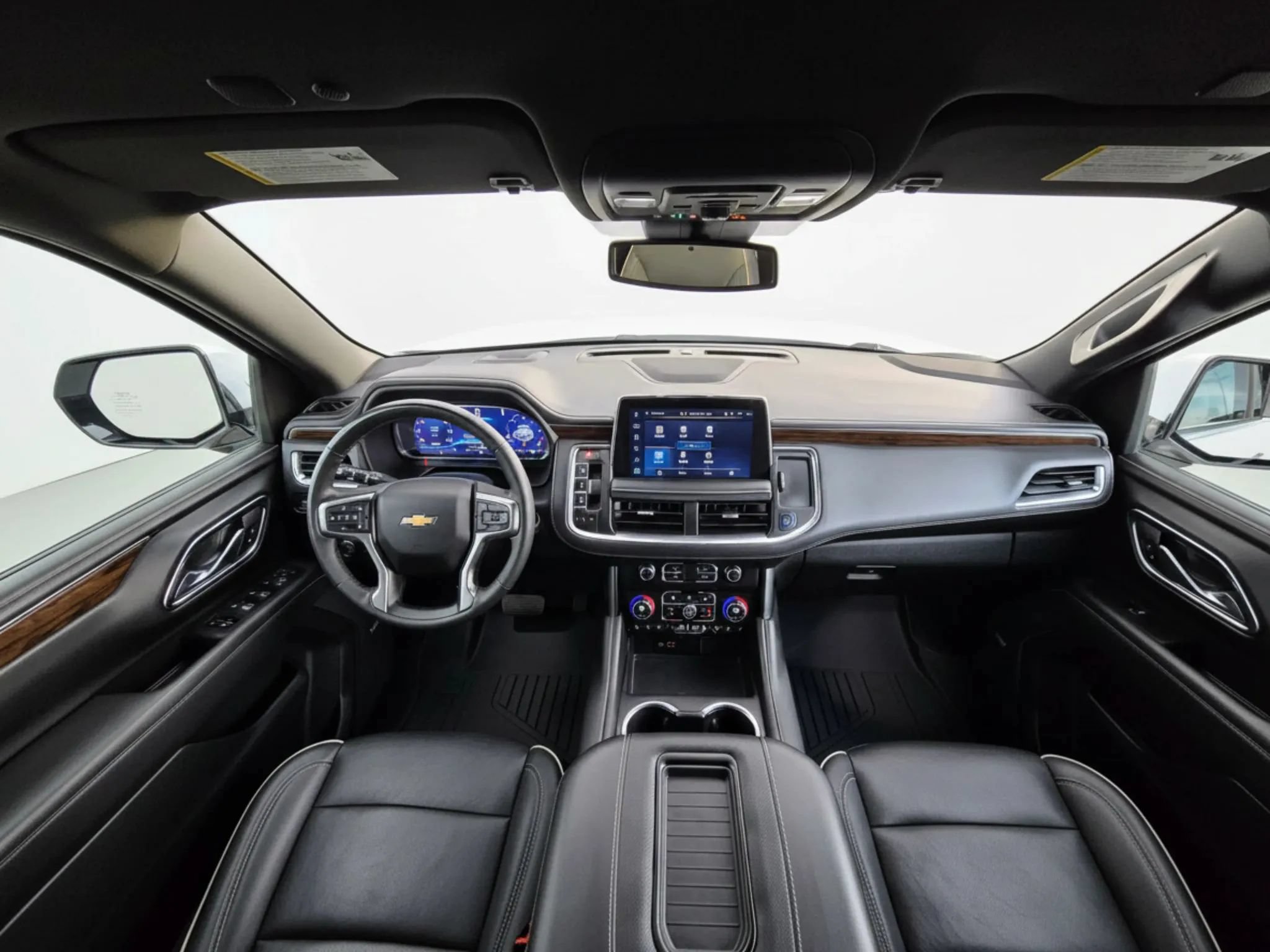 Used 2022 Chevrolet Suburban Premier RWD image 11