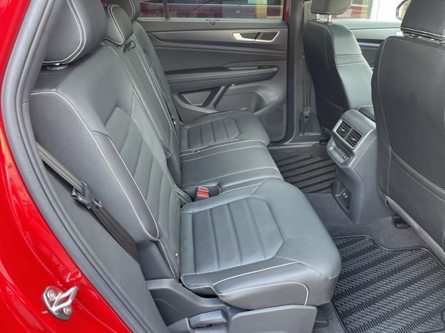Used 2024 Volkswagen Atlas Cross Sport SEL R-Line image 12