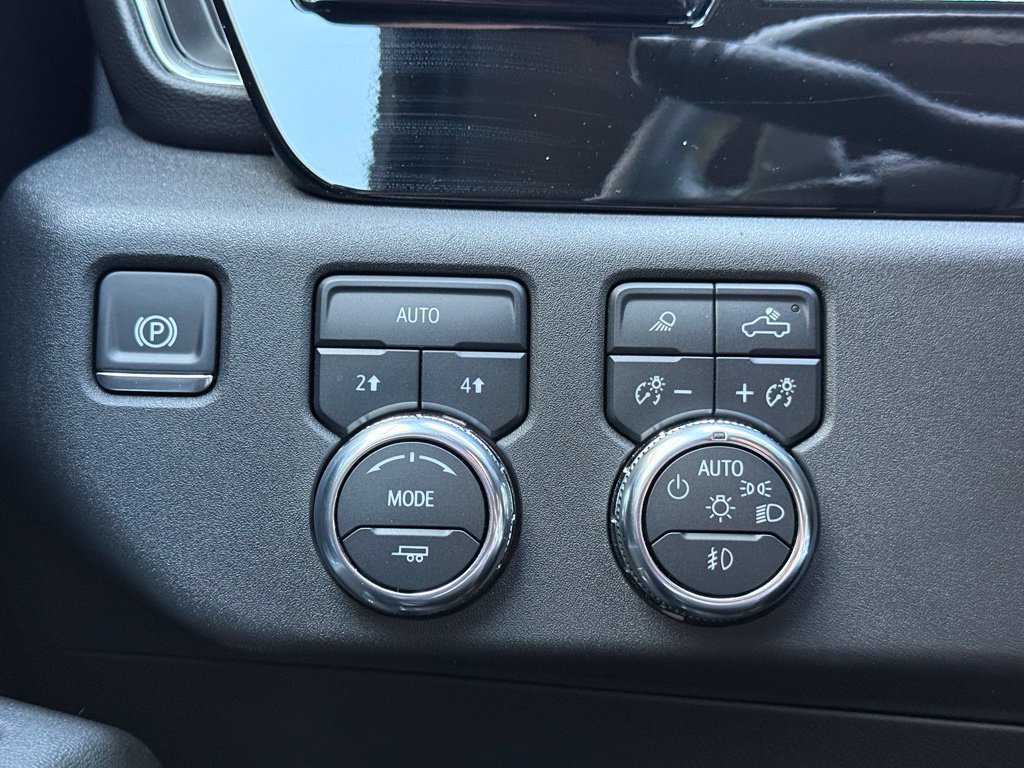 Used 2024 GMC Sierra 1500 SLT w/ SLT Premium Plus Package AWD/4WD image 10